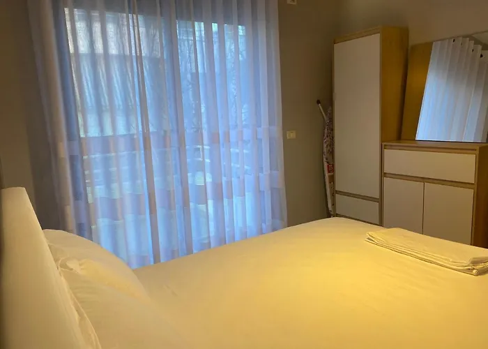 Cheerful 2-Bedroom Apartment In Golem
